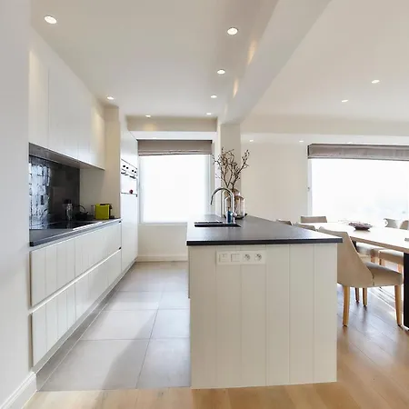 Lichtrijk Luxe-appartement Op Toplocatie In Knokke-Heist