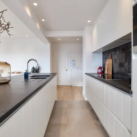 Lichtrijk Luxe-appartement Op Toplocatie In *